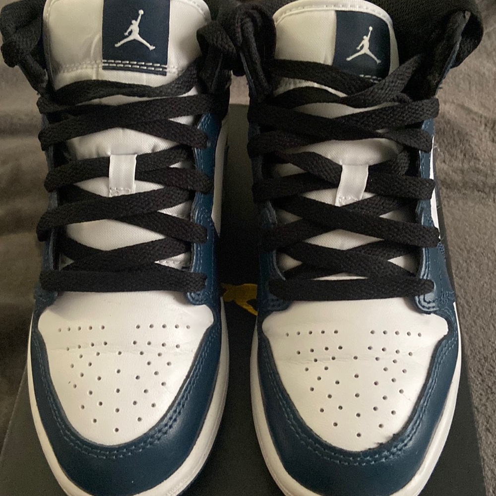 Nike Jordan 1 Mid Pre School